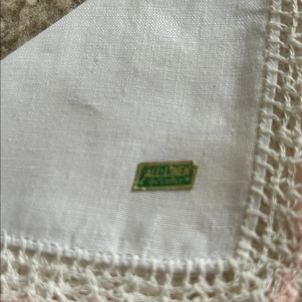 Vintage White Linen  Cocktail Napkins /Handkerchiefs with Pink Crochet Trim